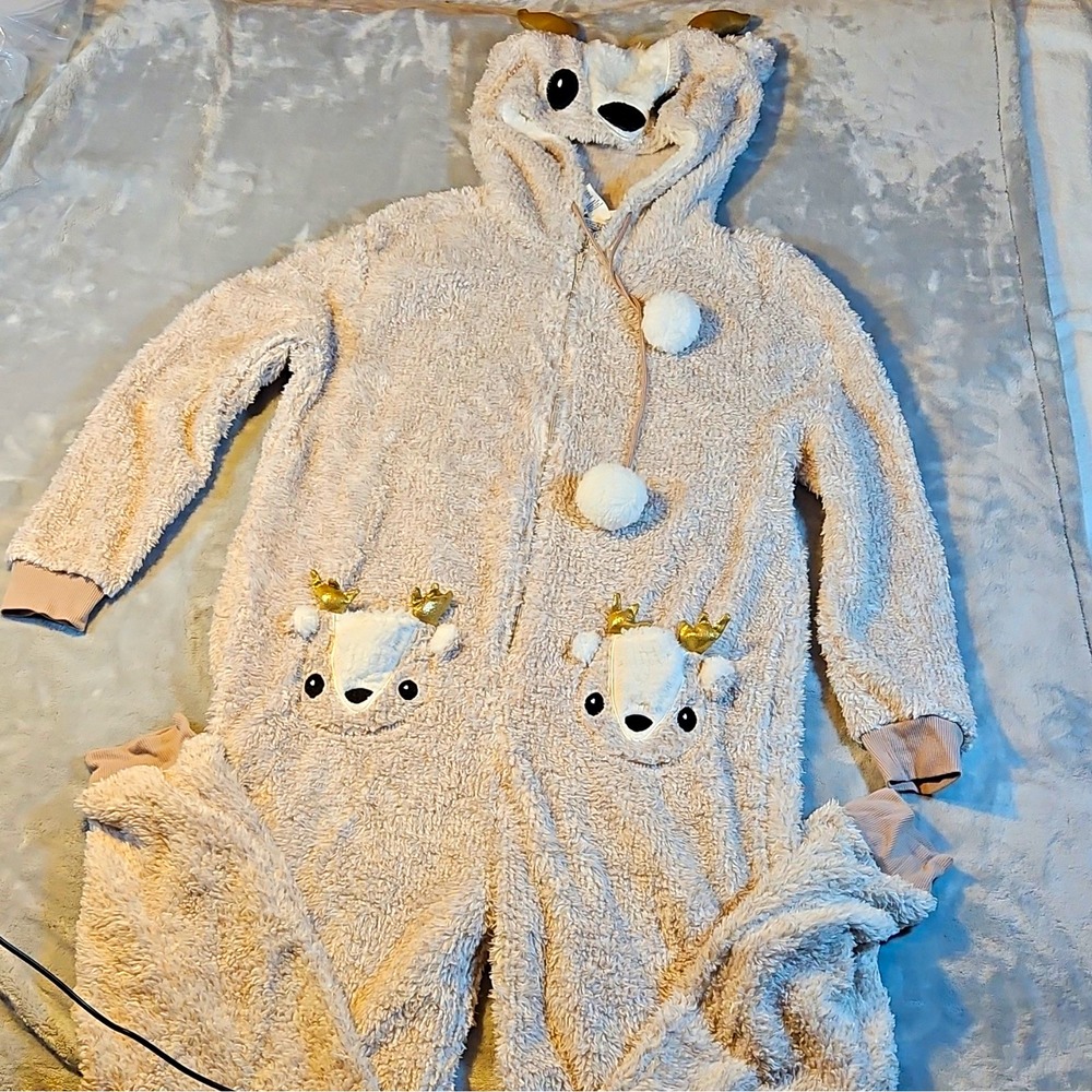 FOREVER 21 Women's Beige Fleece Hooded Zip Reindeer Pajama Size M